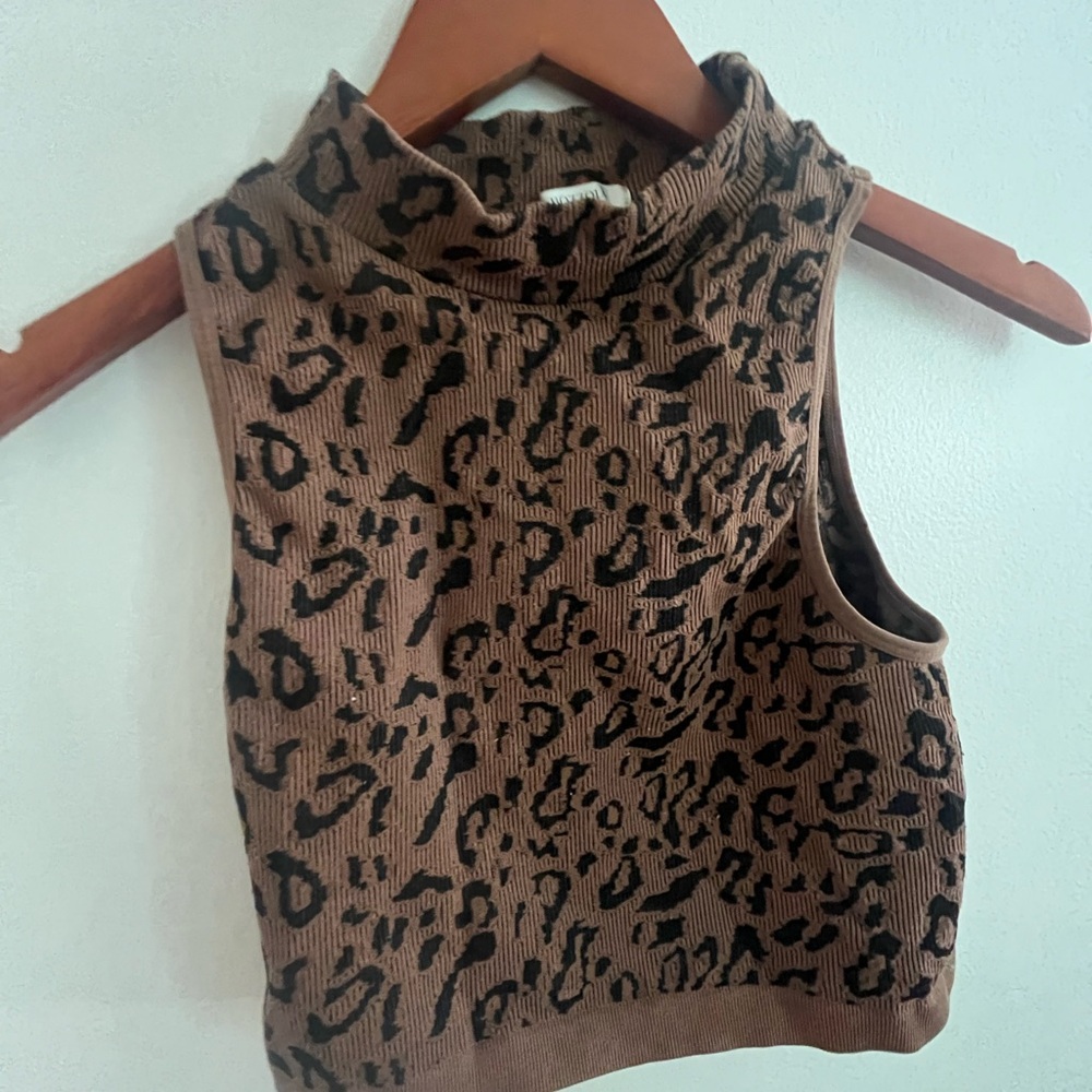 Bozzolo Brown Leopard Print Knit Top
